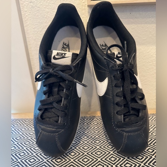 Nike Cortez Size 10.5 - Picture 3 of 9